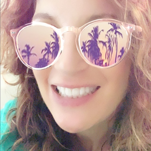 Meet your Posher, Ally - Picture 1 of 1